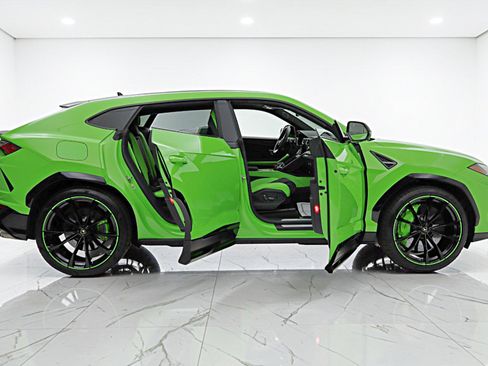 Used 2021 Lamborghini Urus AWD/4WD image 17
