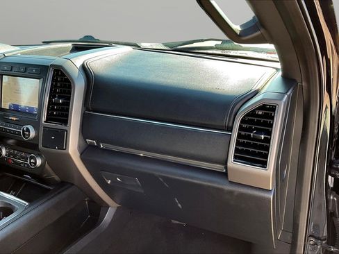 Used 2021 Ford Expedition Max XLT image 22