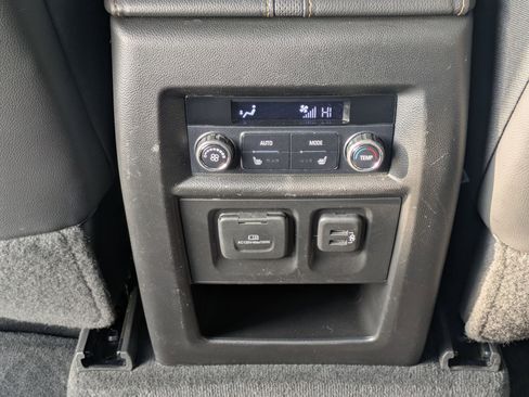 Used 2021 Chevrolet Traverse Premier w/ Redline Edition image 26