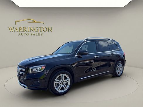 Used 2021 Mercedes-Benz GLB 250 4MATIC w/ Premium Package image 3