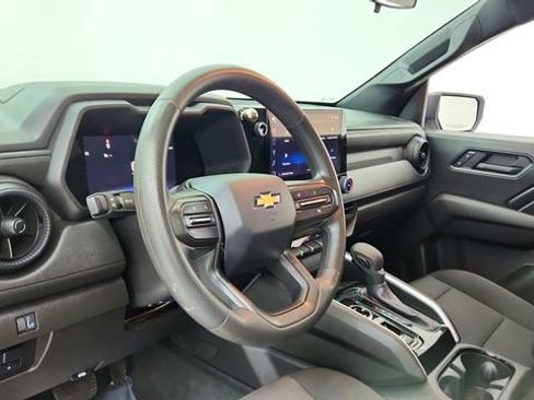 Used 2023 Chevrolet Colorado W/T w/ Advanced Trailering Package AWD/4WD image 19