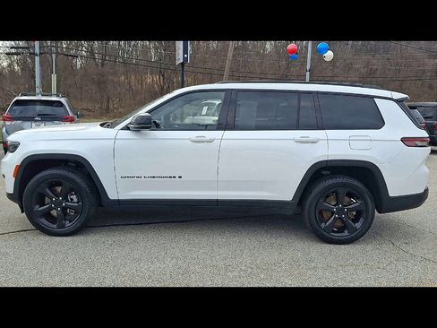 Certified 2023 Jeep Grand Cherokee L Laredo image 5