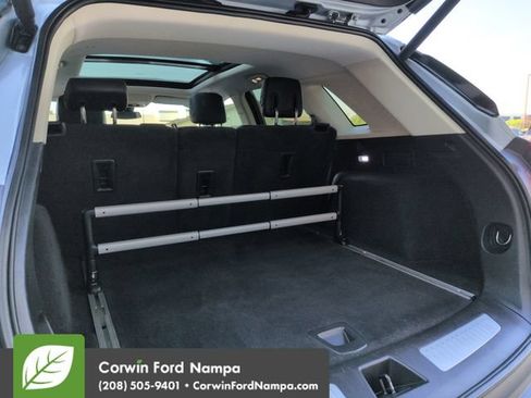 Used 2018 Cadillac XT5 Premium Luxury FWD image 30