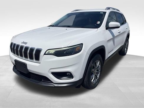 Used 2019 Jeep Cherokee Latitude Plus w/ Cold Weather Group AWD/4WD image 17