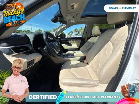 Used 2023 Toyota Highlander Platinum FWD image 12
