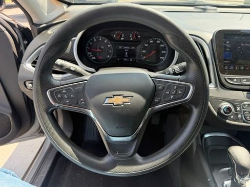 Used 2025 Chevrolet Malibu LT FWD image 18