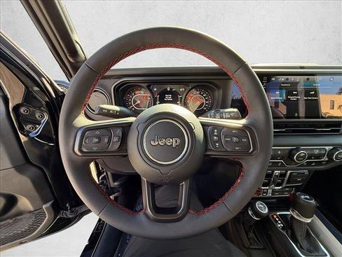 Used 2024 Jeep Wrangler Unlimited Rubicon w/ Technology Group image 18