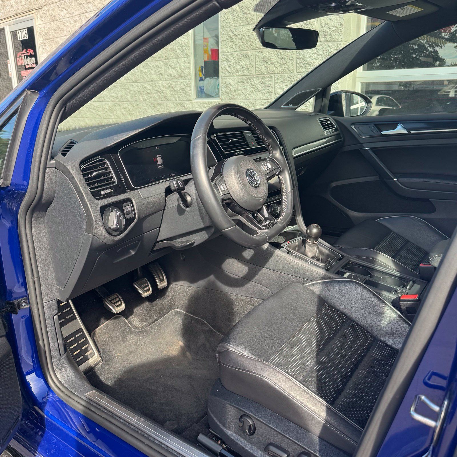 Used 2019 Volkswagen Golf R 4-Door AWD/4WD image 8