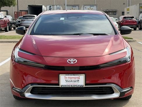 New 2026 Toyota Prius Plug-In Hybrid image 8