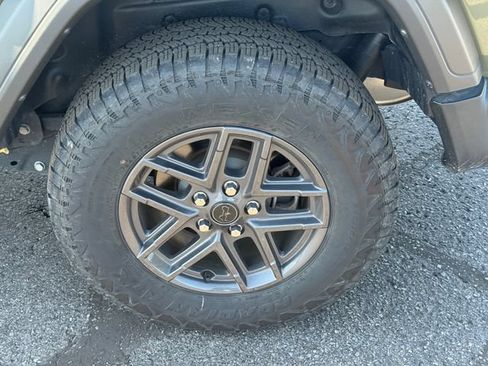 Certified 2025 Jeep Wrangler Sport AWD/4WD image 11