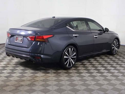 Used 2019 Nissan Altima 2.5 Platinum image 12