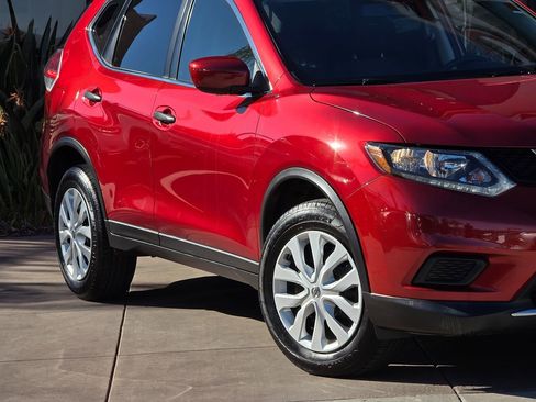 Used 2016 Nissan Rogue S image 4