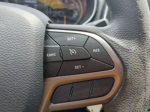 Used 2020 Jeep Cherokee Latitude FWD image 17