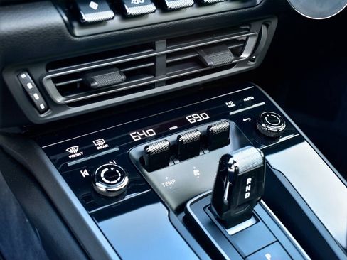 Used 2020 Porsche 911 Carrera image 19