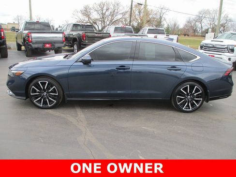 Used 2025 Honda Accord Touring image 9