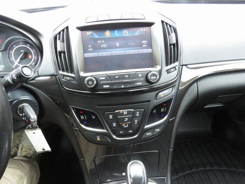 Used 2015 Buick Regal image 26