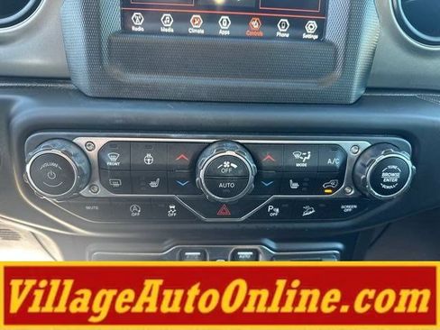 Used 2019 Jeep Wrangler Unlimited Sport w/ Technology Group AWD/4WD image 19