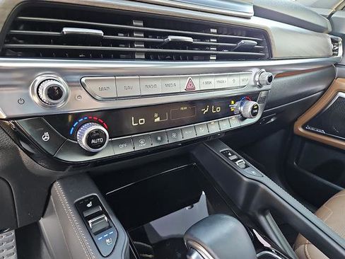 Used 2022 Kia Telluride SX w/ SX Prestige Package image 19