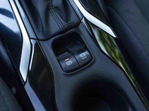 Used 2022 Toyota Corolla LE FWD image 27