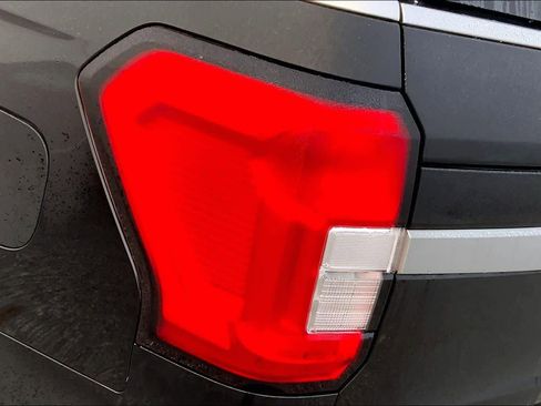 Used 2024 Ford Expedition XLT image 26