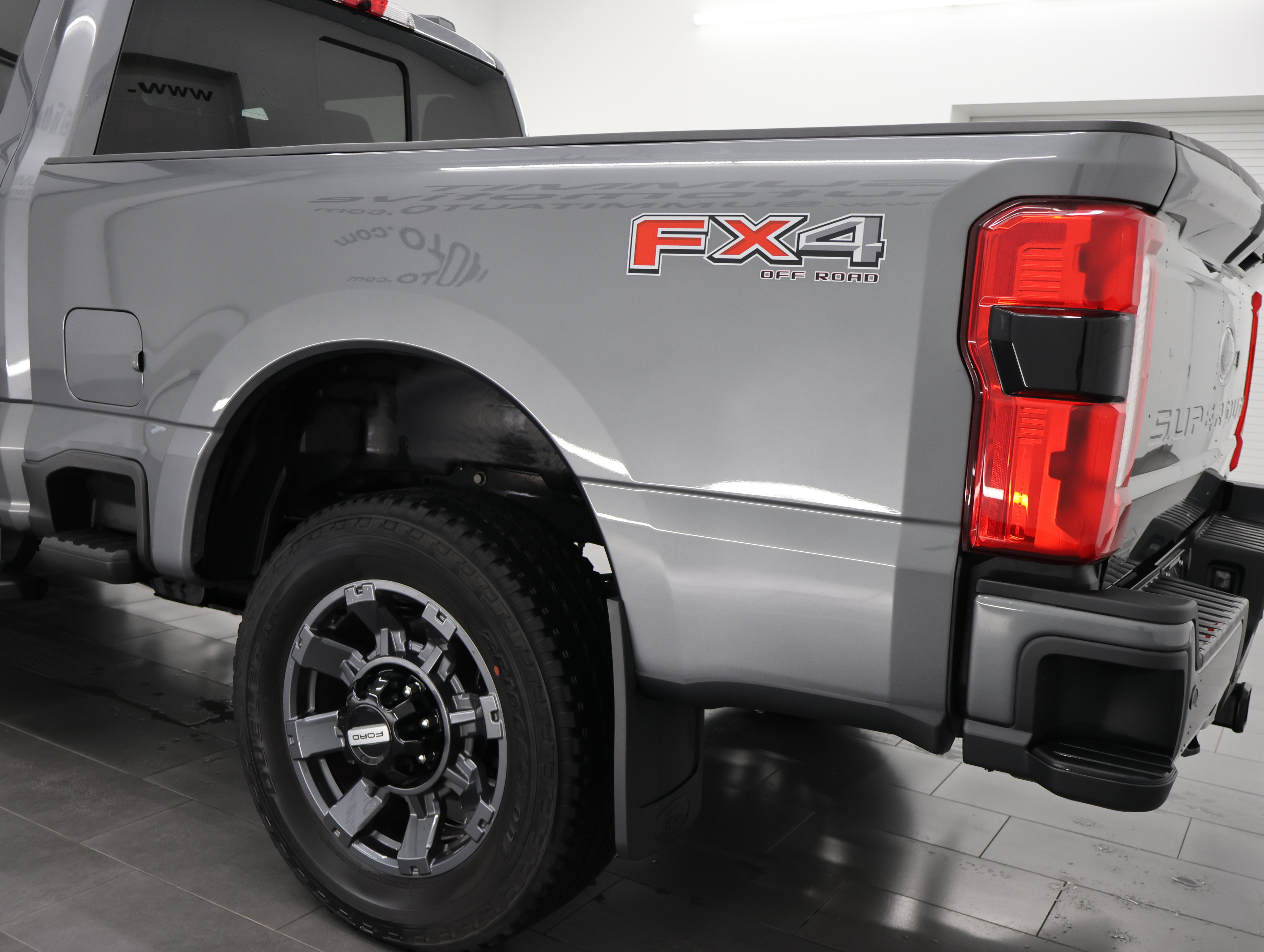 Used 2023 Ford F350 Lariat w/ Sport Appearance Package AWD/4WD image 35