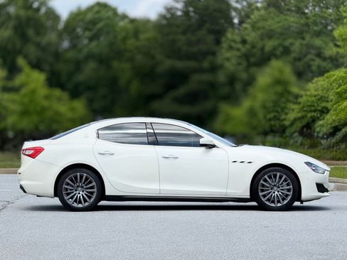 Used 2019 Maserati Ghibli RWD image 12