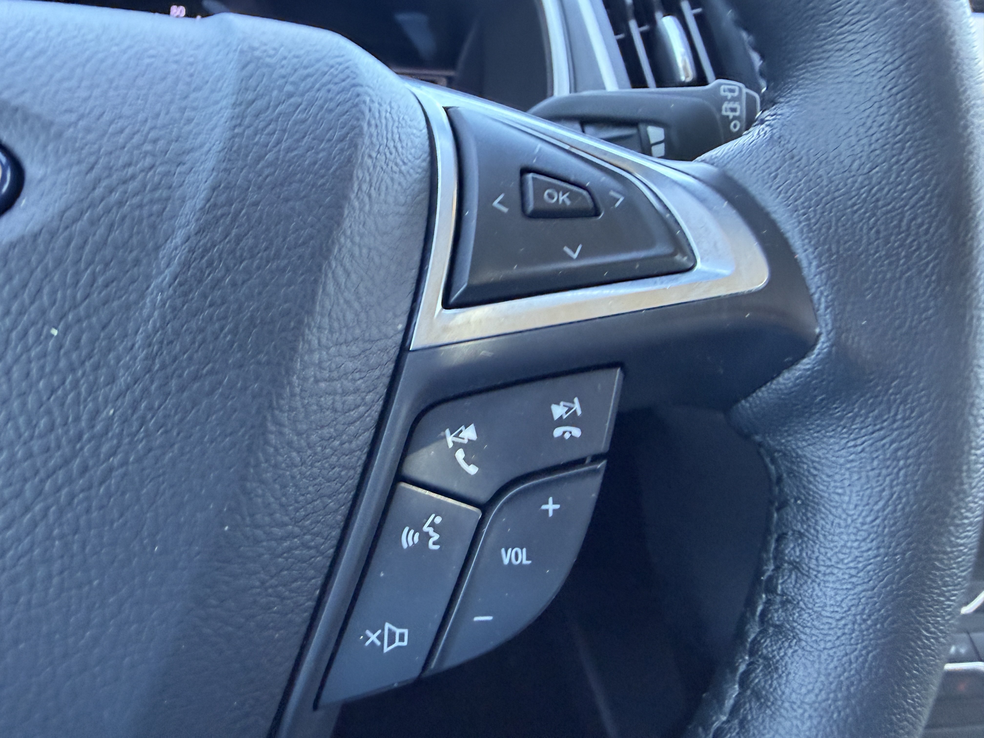 Used 2020 Ford Edge SEL w/ Convenience Package FWD image 28