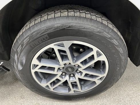 Used 2025 Ford Expedition Active AWD/4WD image 16