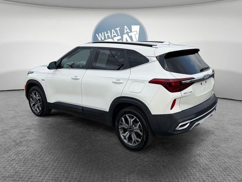 Used 2022 Kia Seltos EX image 6