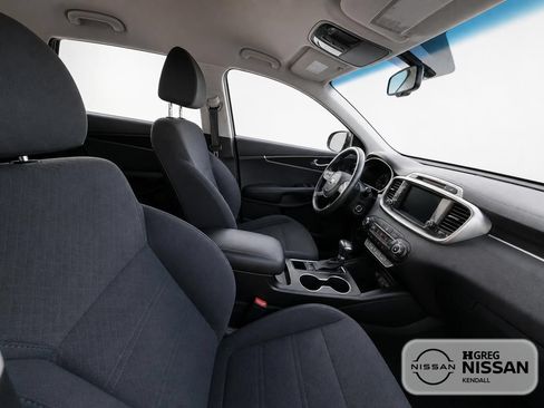 Used 2019 Kia Sorento AWD w/ LX Convenience Package image 7