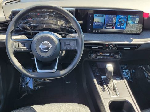 New 2026 Nissan Kicks SV w/ SV Premium Package image 5