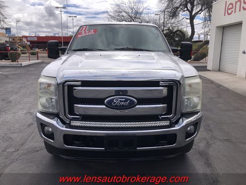Used 2011 Ford F250 Lariat w/ Lariat Interior Pkg image 3