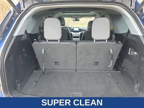 Used 2022 Ford Explorer XLT w/ Equipment Group 202A image 16