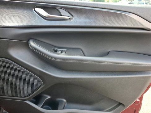 Certified 2023 Jeep Grand Cherokee Altitude image 10