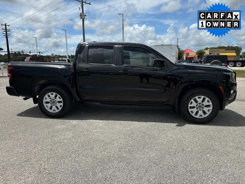 Used 2022 Nissan Frontier SV image 2