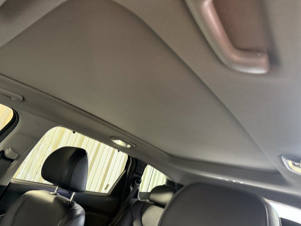 Used 2022 Hyundai Santa Fe SEL w/ Convenience + Premium Package AWD/4WD image 21