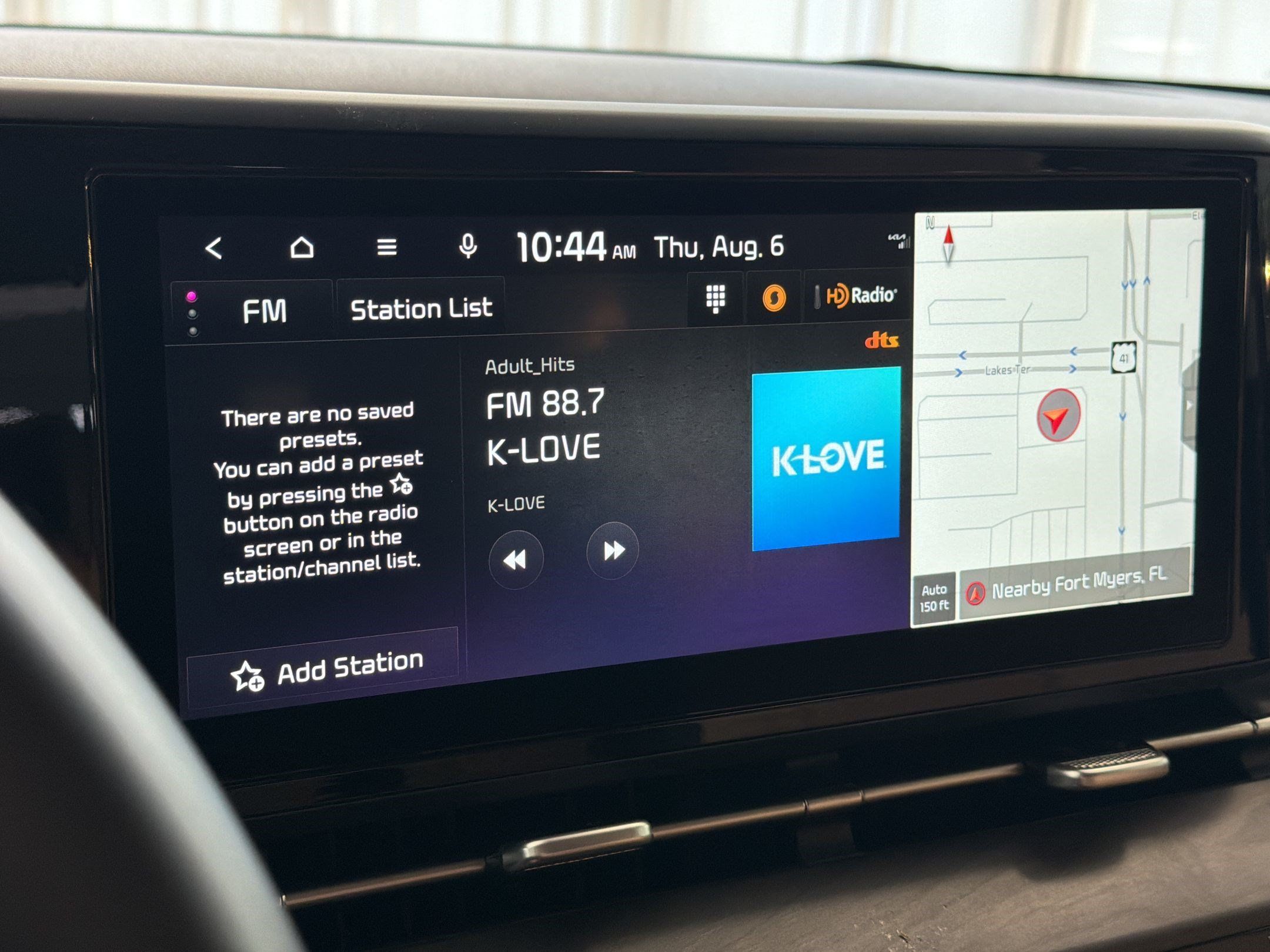 Used 2024 Kia Carnival EX FWD image 23