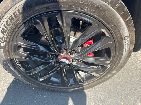 Certified 2025 Cadillac XT5 Sportv w/ LPO, Red Accent Package AWD/4WD image 11