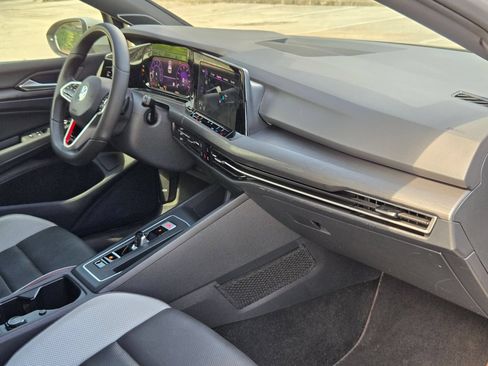 Used 2022 Volkswagen GTI SE FWD image 25