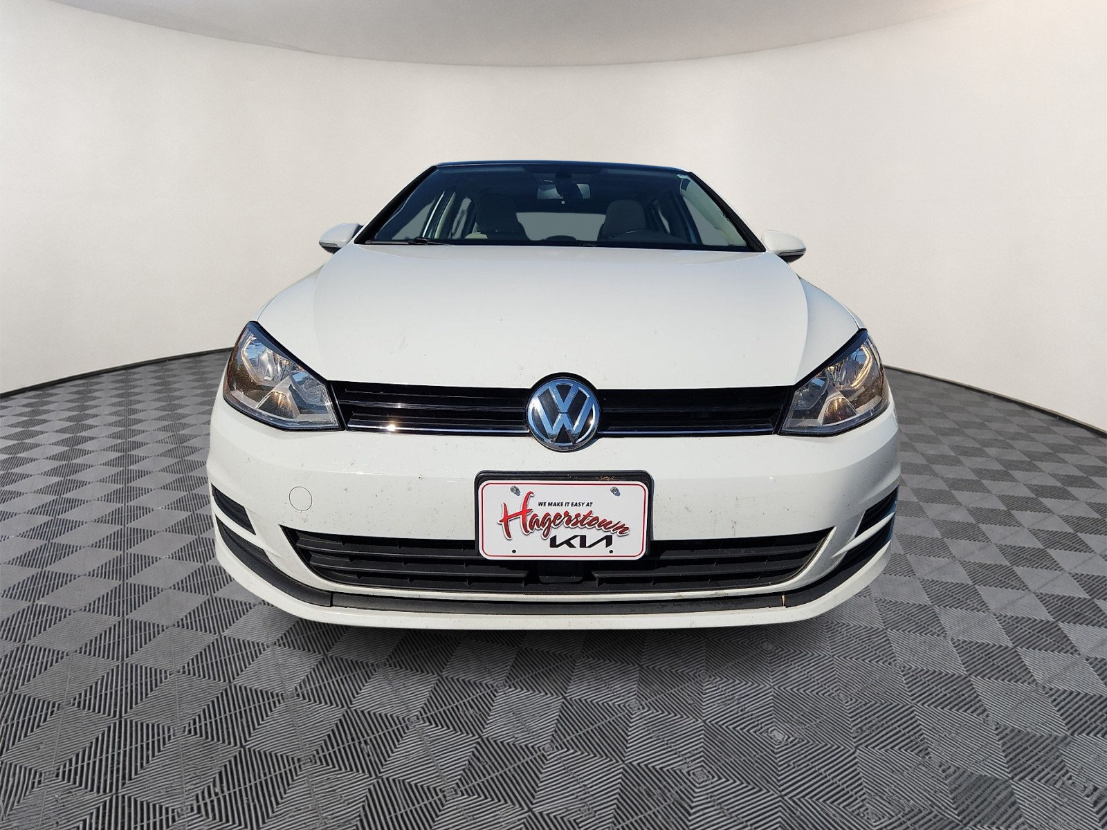Used 2017 Volkswagen Golf Wolfsburg Edition FWD image 2