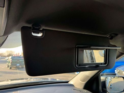 Used 2023 Honda Pilot Sport image 32