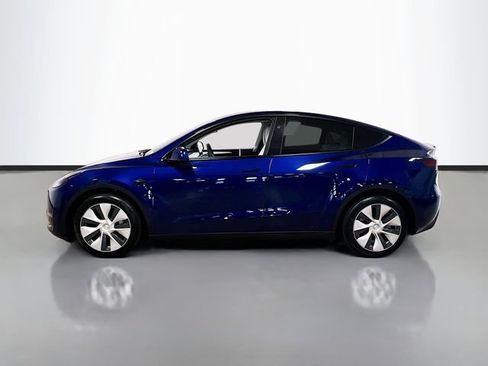 Used 2024 Tesla Model Y Long Range AWD/4WD image 4