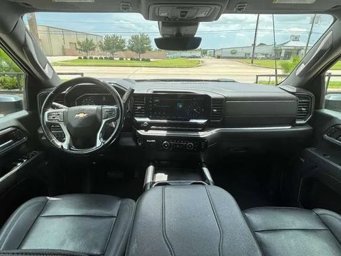 Used 2024 Chevrolet Silverado 2500 LTZ w/ LTZ Plus Package AWD/4WD image 17