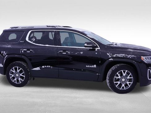 Certified 2023 GMC Acadia SLT w/ Preferred Package image 4