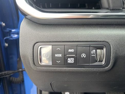 Used 2025 GMC Terrain Elevation image 31