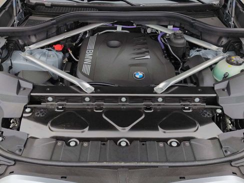 New 2026 BMW X5 xDrive40i w/ M Sport Package AWD/4WD image 15