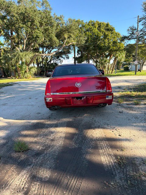 Used 2008 Cadillac DTS w/ Sun And Sound Package FWD image 6