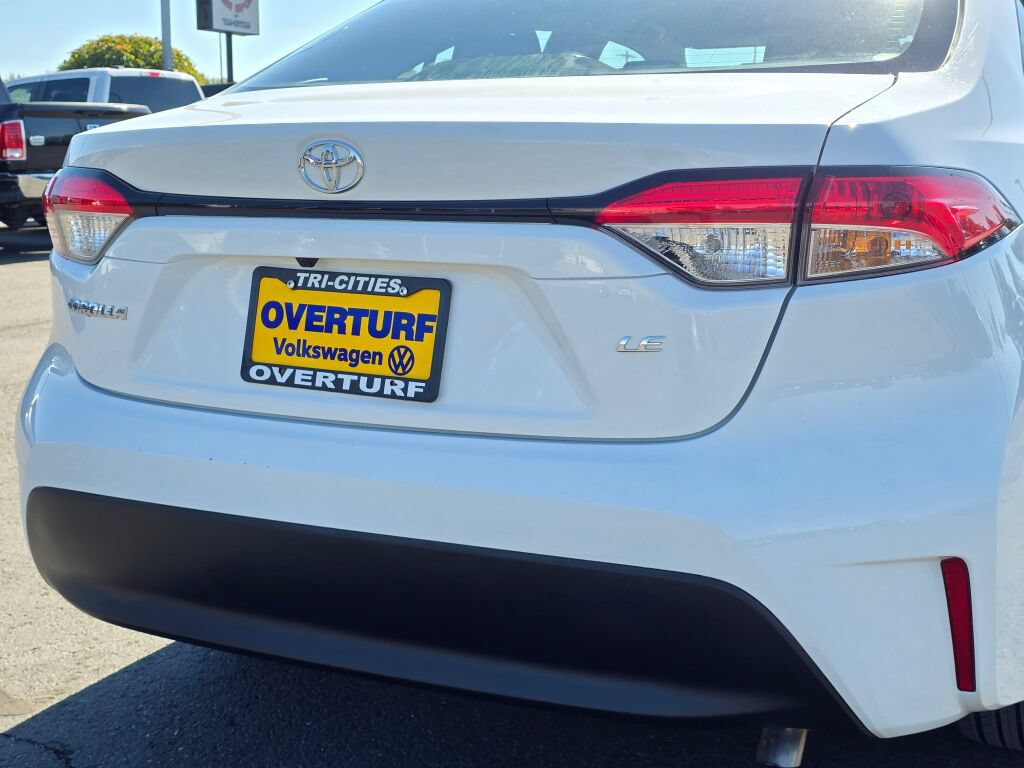 Used 2025 Toyota Corolla LE FWD image 14