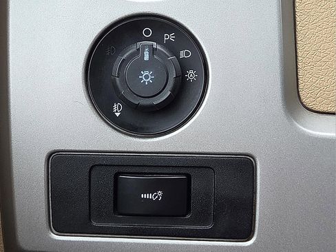 Used 2012 Ford F150 Lariat w/ Lariat Chrome Pkg image 21