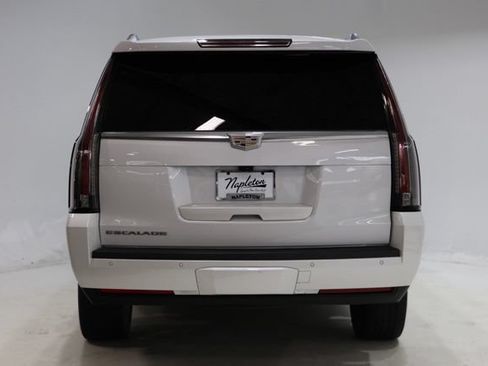 Used 2019 Cadillac Escalade ESV Luxury AWD/4WD image 6